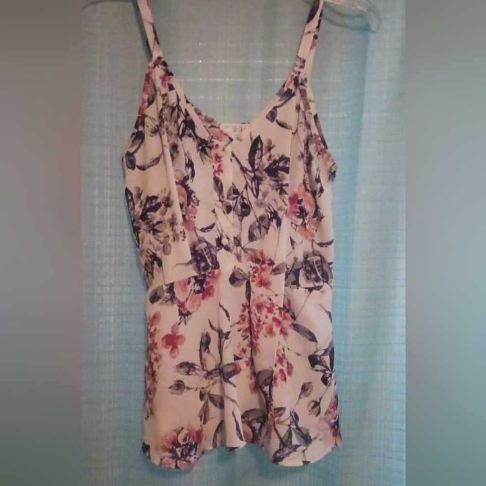 Sienna sky floral tank size xs